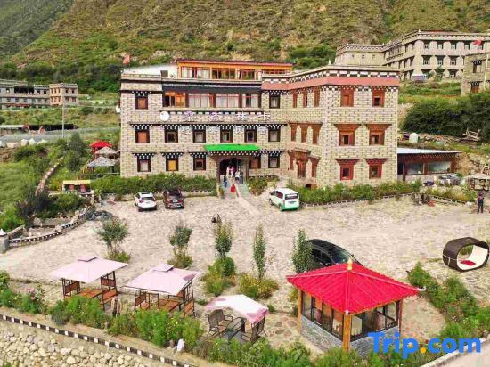 Шангри-Ла: Daocheng Yading Sangjie Linka Luxury Homestay