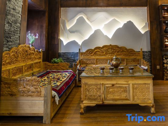 Шангри-Ла: Daocheng Yading Sangjie Linka Luxury Homestay