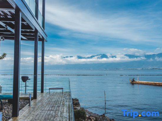 Дали: MR.6 sea view Inn