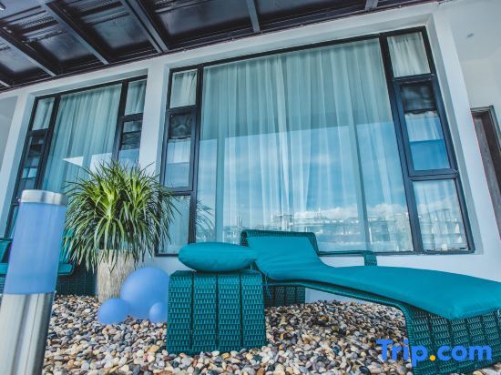 Дали: MR.6 sea view Inn