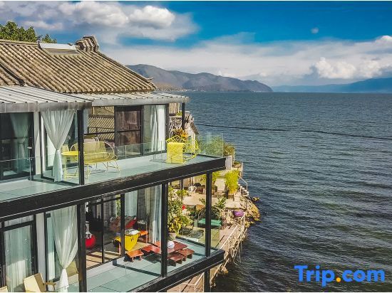 Дали: MR.6 sea view Inn
