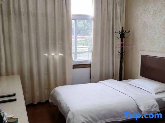 Хуаншань: Xinxing Hotel, Anmen