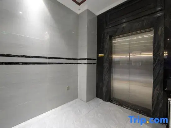 Фуян: Fuyang Huayue Business Hotel