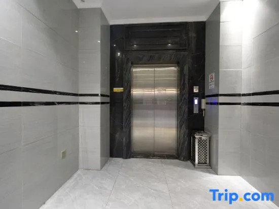 Фуян: Fuyang Huayue Business Hotel