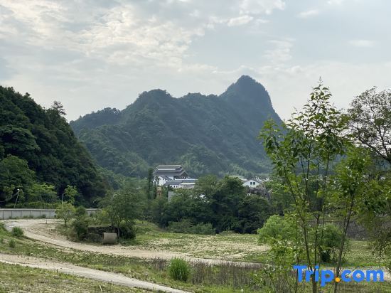 Шанграо: Sanqingshan Huiyin Hostel