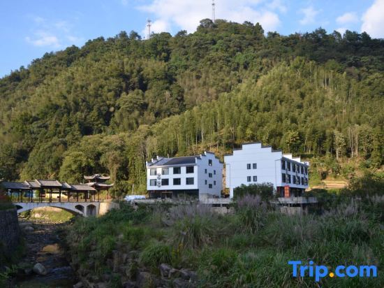Шанграо: Sanqingshan Huiyin Hostel