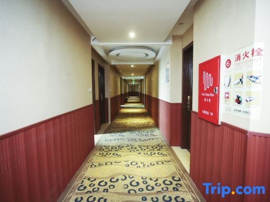 Цзеян: Ruxin Business Hotel