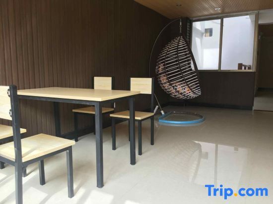 Хэчжоу: Zhaoping Huangyao Holiday Inn