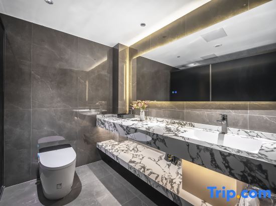 Дэян: Qiduo Hotel