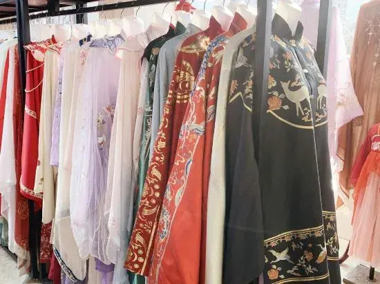 Дунъян: June Shiguang Homestay (hengdian movie and television city branch)