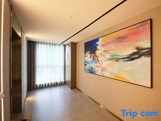 Ибинь: Yibin moon Peninsula Light Hotel(University City & Exhibition Center)