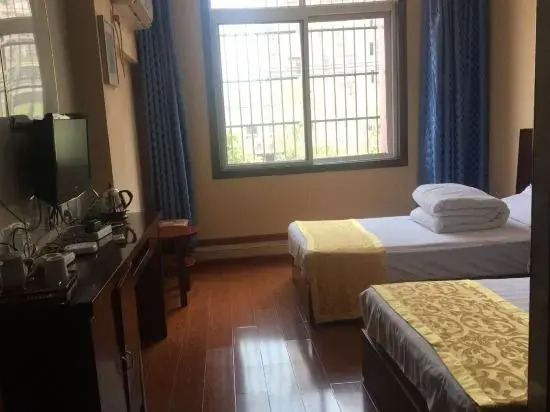 Аньцин: Anqing Phoenix Express Hotel