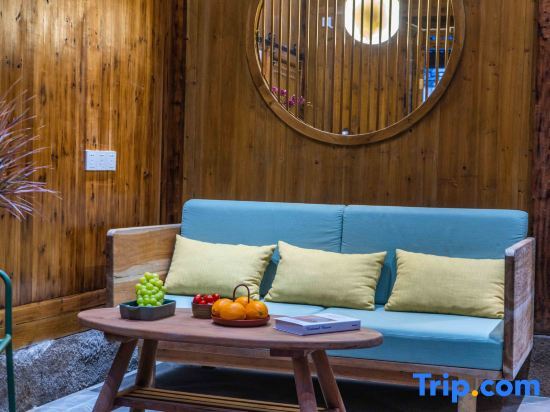 Хуаншань: Hongcun Xiaozhongshan Homestay (Lucun Wood Carving Building Scenic Area)