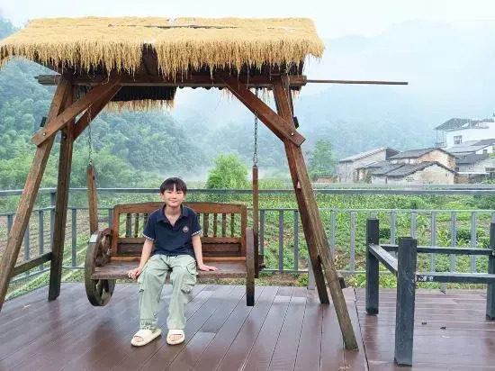 Хуаншань: Xiuning Liu Jie's Family Farmhouse