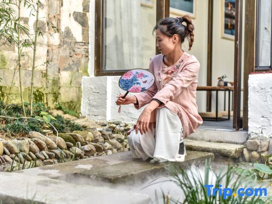 Хуаншань: Hongcun Yunxi Mengying Huizhou courtyard Resort