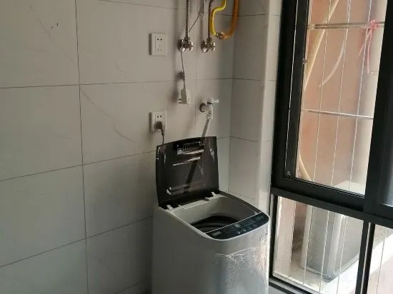 Наньнин: Nanning Langji Tianya Sensen Apartment