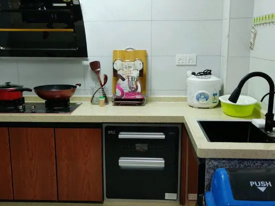 Наньнин: Nanning Langji Tianya Sensen Apartment
