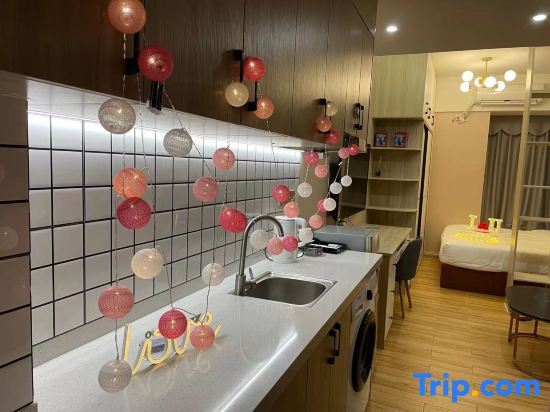 Apple Cinema Apartment (Maoming Dianbai District Government Store ) — фото 3
