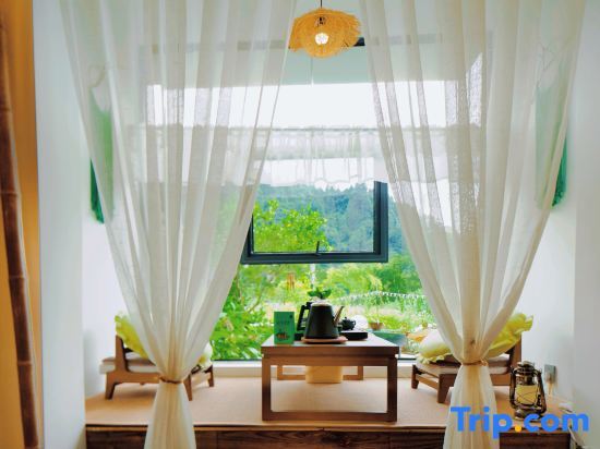 Шизиян: Fanjing Mountain Bamboo Creek Language Guesthouse