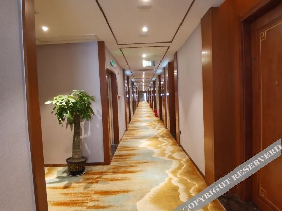 Хэнъян: yicheng hotel