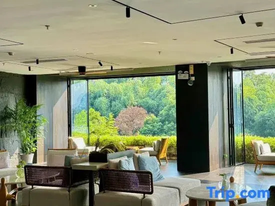 Гуйлинь: SYYF Li River Courtyard Hotel,Guilin (Two Rivers and Four Lakes and East West Street)