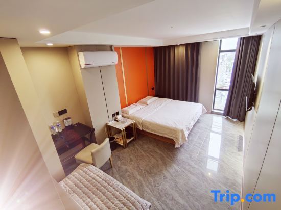 Ляньюньган: Lianyungang No Call Apartment