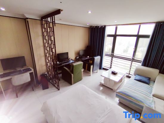 Ляньюньган: Lianyungang No Call Apartment