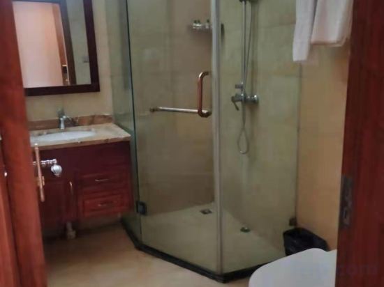 Дали: Nujiang Holiday Hotel