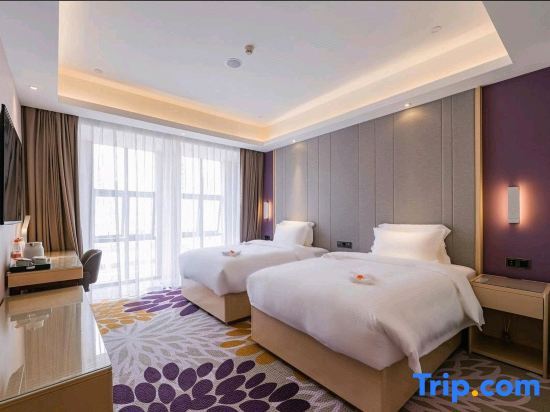 Интань: Lifeng Hotel Universal Pearl City Store