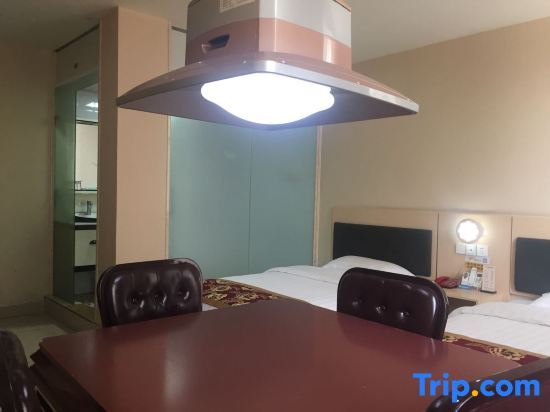 Хуанган: Honghua Business Hotel
