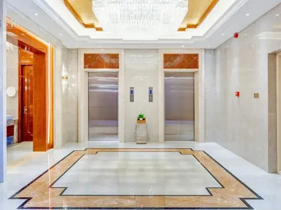 Хулун-Буир: Crystal Bay Hotel