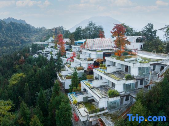 Лешан: Yunfuli Cliff Hotel, Qili Pingye Luxury Hotel