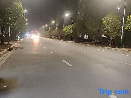 Гуйлинь: Warm 99 Hotel (Guilin High-speed Railway North Station)