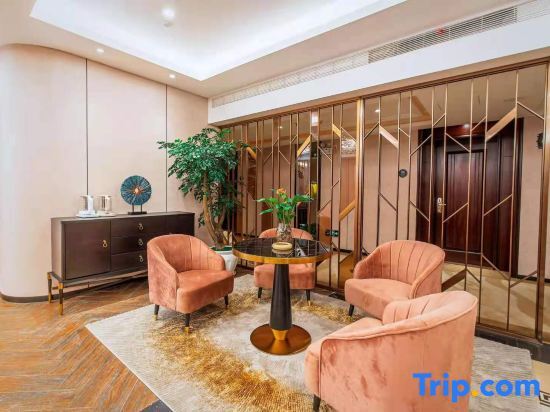 Хуайхуа: Huaihua Hou Xi Time Hotel