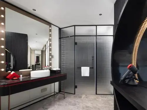 Чжухай: Radisson RED Hotel Zhuhai Gongbei Port