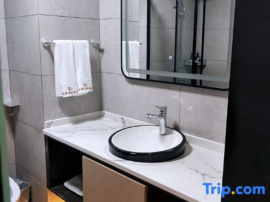 Лишуй: Jinyun Xindu Business Travel Hotel