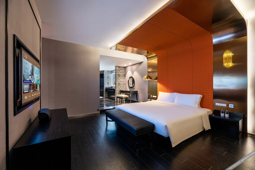 Паниин: Crystal Orange Hotel· Panjinwenlv International City