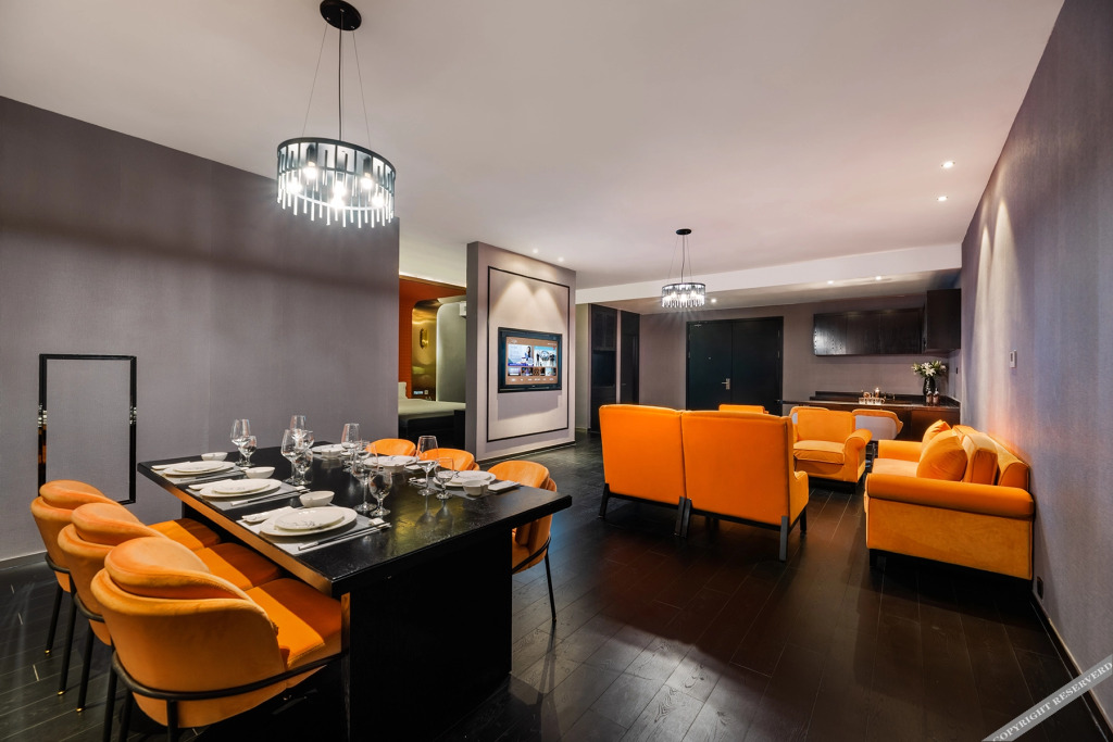 Паниин: Crystal Orange Hotel· Panjinwenlv International City