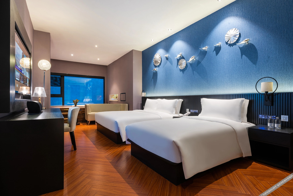 Паниин: Crystal Orange Hotel· Panjinwenlv International City