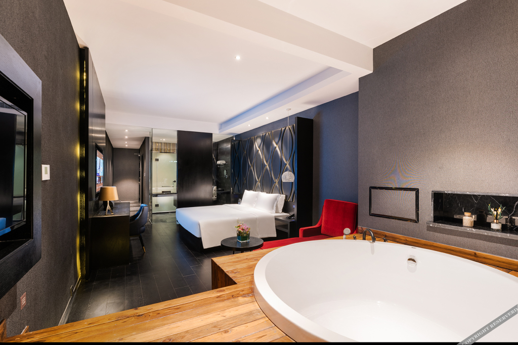 Паниин: Crystal Orange Hotel· Panjinwenlv International City