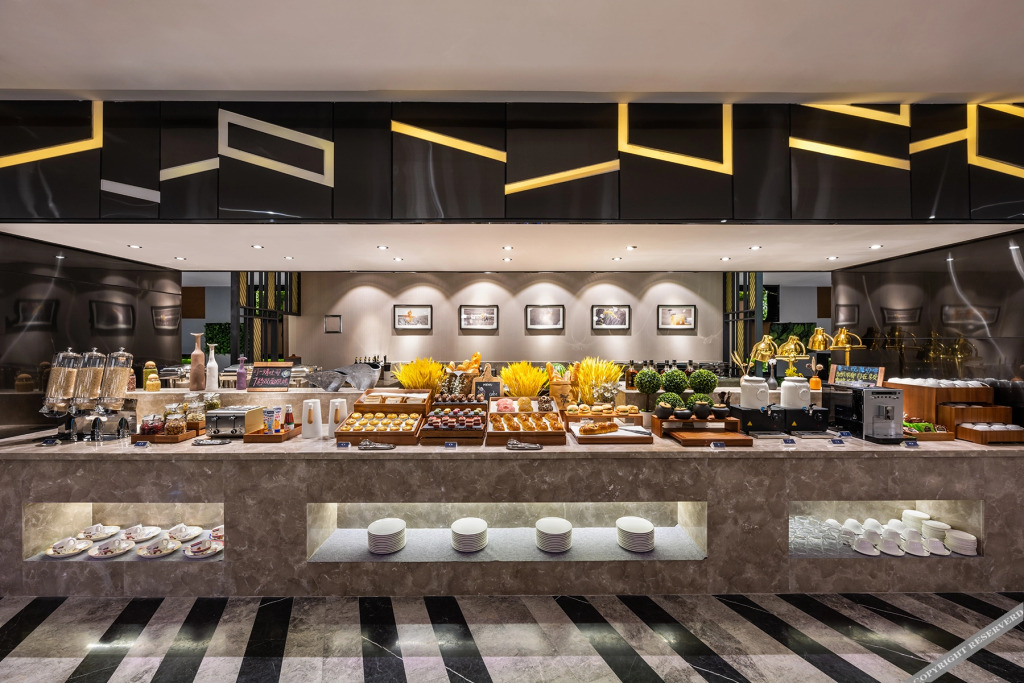 Паниин: Crystal Orange Hotel· Panjinwenlv International City