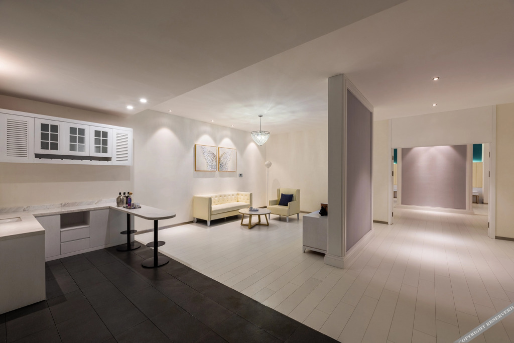 Паниин: Crystal Orange Hotel· Panjinwenlv International City