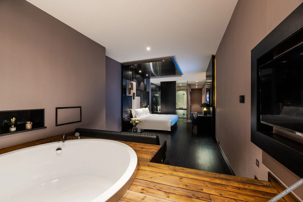 Паниин: Crystal Orange Hotel· Panjinwenlv International City