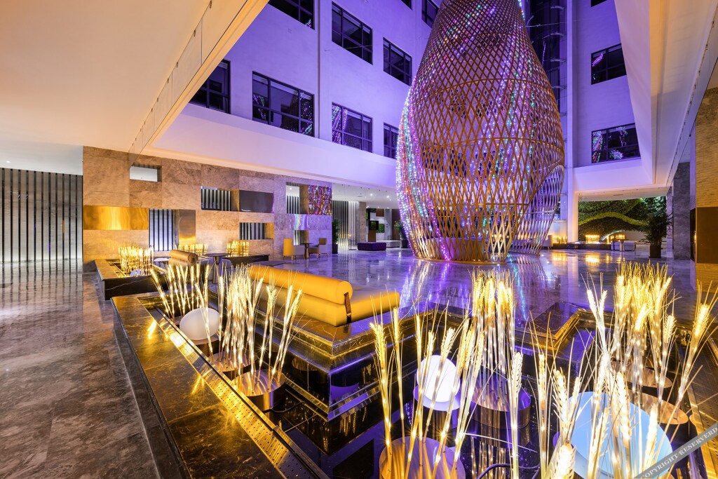 Паниин: Crystal Orange Hotel· Panjinwenlv International City