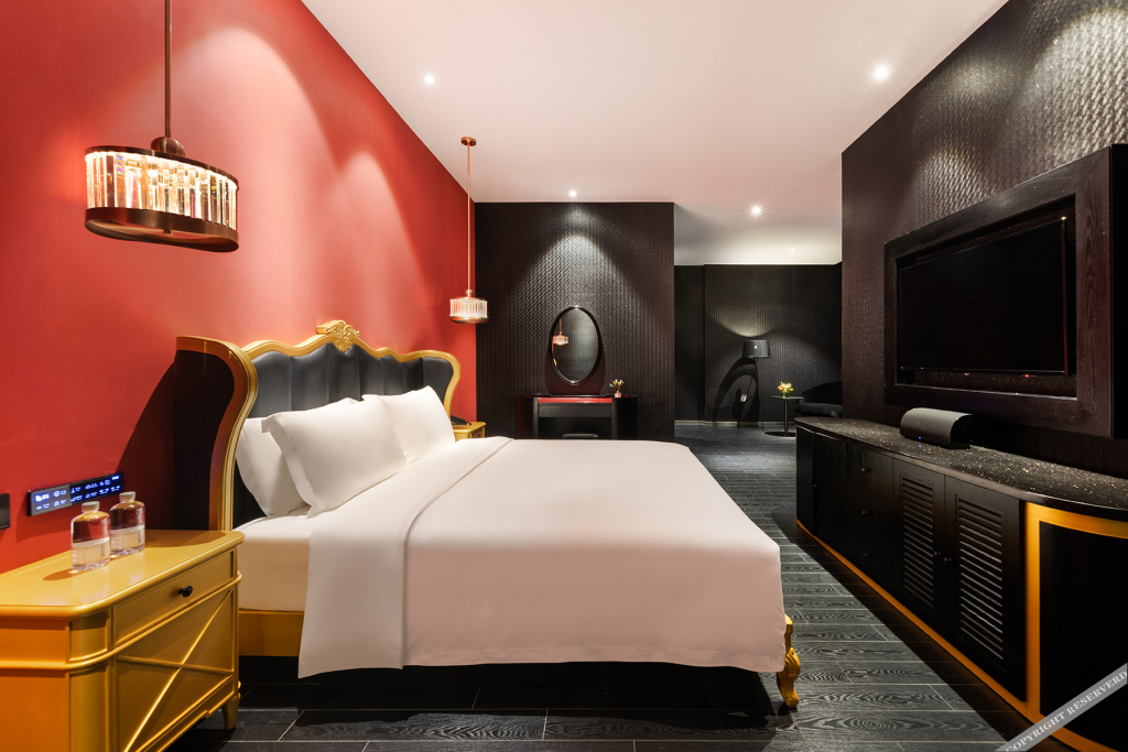 Паниин: Crystal Orange Hotel· Panjinwenlv International City