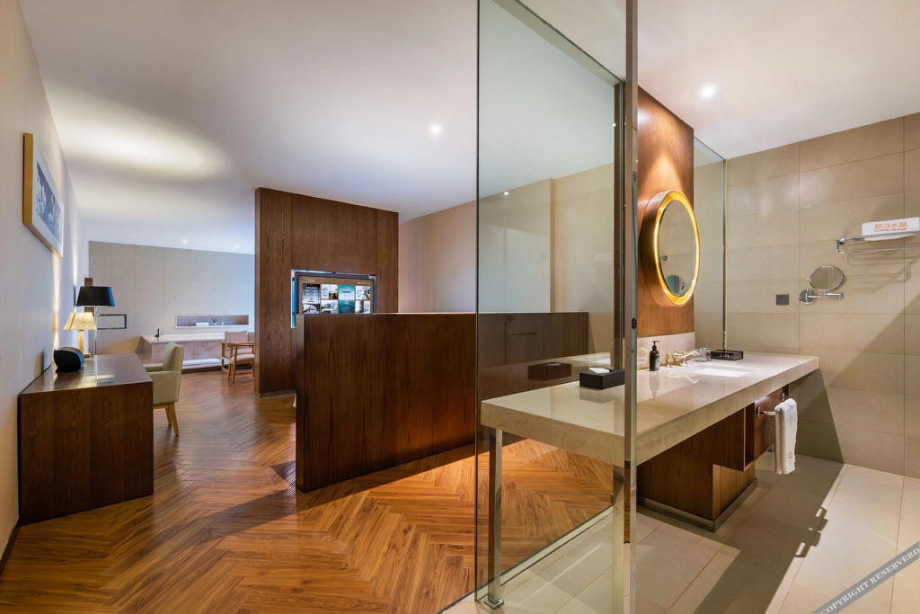 Паниин: Crystal Orange Hotel· Panjinwenlv International City