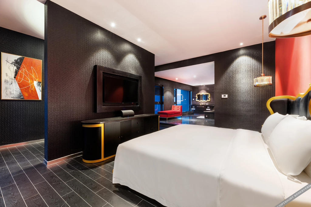 Паниин: Crystal Orange Hotel· Panjinwenlv International City