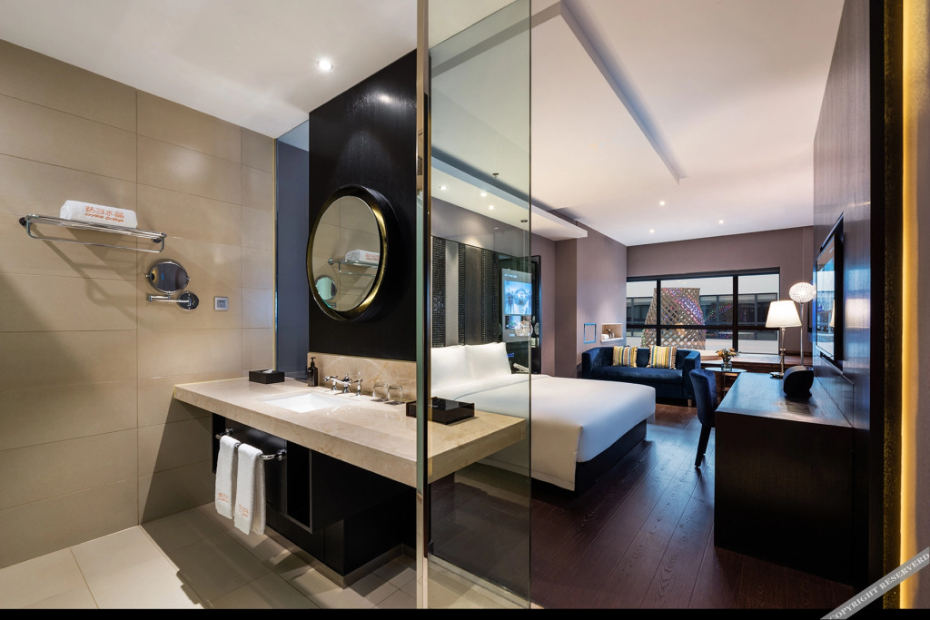Паниин: Crystal Orange Hotel· Panjinwenlv International City