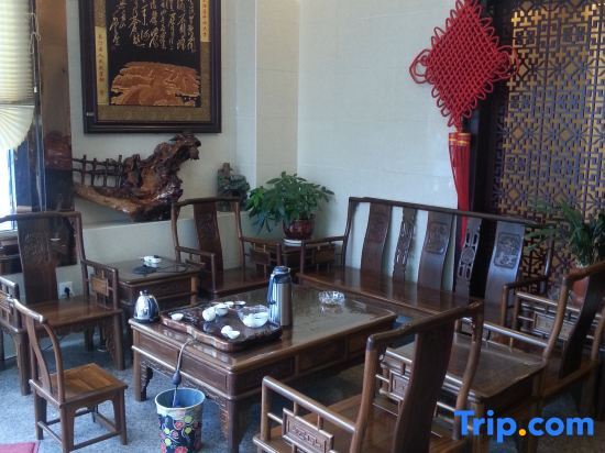 Лунъянь: Changting Peace Hotel