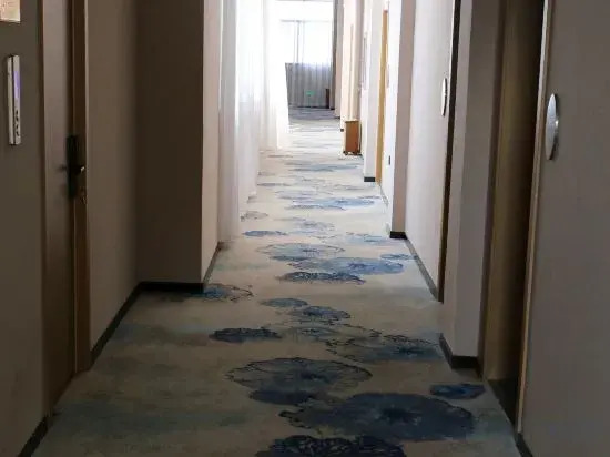 Дэхун: Yingjiang Guanghe Hotel